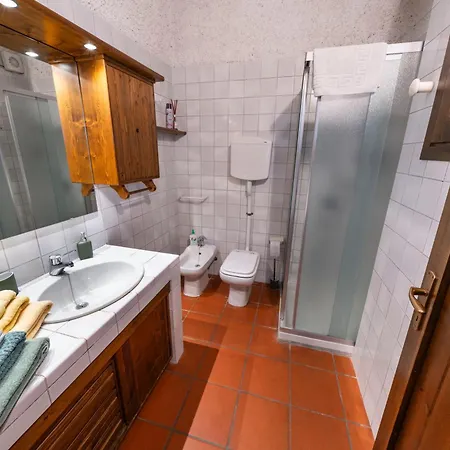 Casa Ghirlanda Con Piscina E Campo Da Tennis * Λατζίζε
