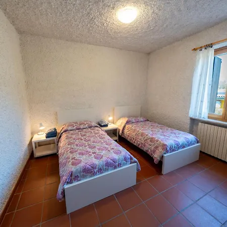 Casa Ghirlanda Con Piscina E Campo Da Tennis Appartement Lazise