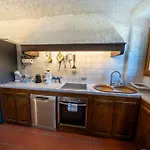 Casa Ghirlanda Con Piscina E Campo Da Tennis アパート