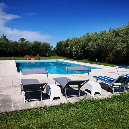 아파트 Casa Ghirlanda Con Piscina E Campo Da Tennis 라찌제