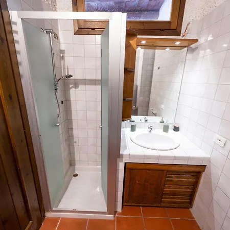 Casa Ghirlanda Con Piscina E Campo Da Tennis 라찌제