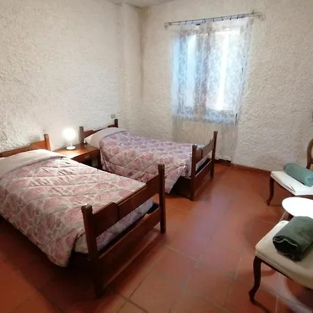 Casa Ghirlanda Con Piscina E Campo Da Tennis ラツィーゼ